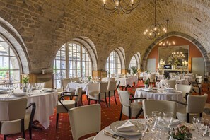 Restaurant - Domaine du Château de Bournel (Cubry)