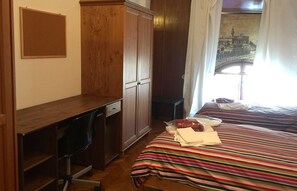Apartment, 2 Schlafzimmer | 2 Schlafzimmer, Schreibtisch, Bügeleisen/Bügelbrett, Babybetten