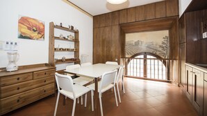Ảnh chưa phân loại, 2 trong số 10 ảnh, nút