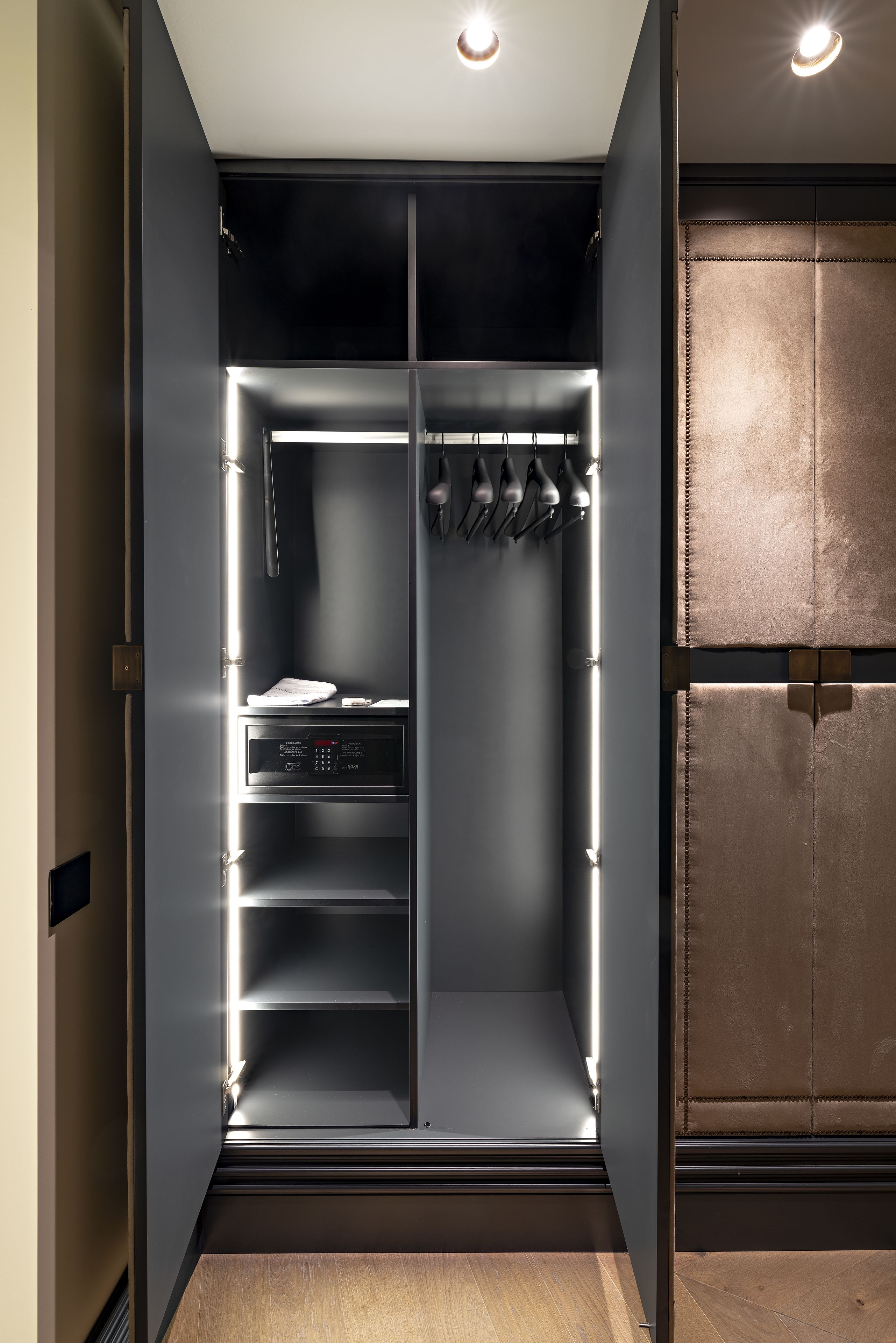 junior suite | premium bedding, down duvets, memory-foam beds, minibar