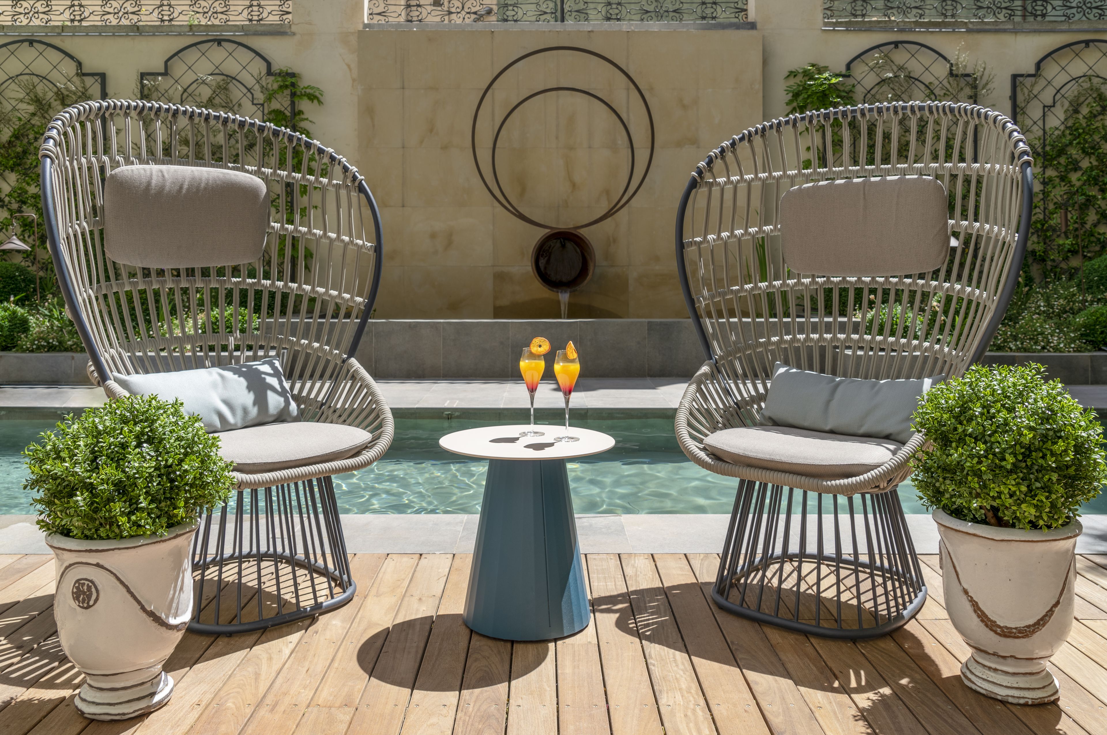 outdoor pool, pool loungers