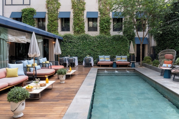 Außenpool, Liegestühle