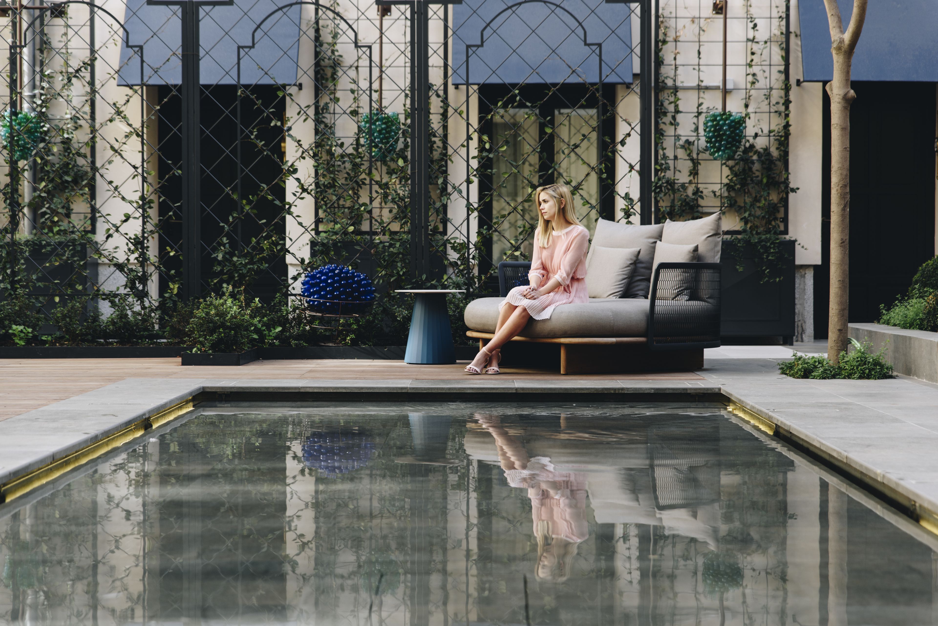 outdoor pool, pool loungers