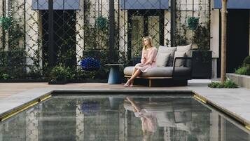 Outdoor pool, pool loungers