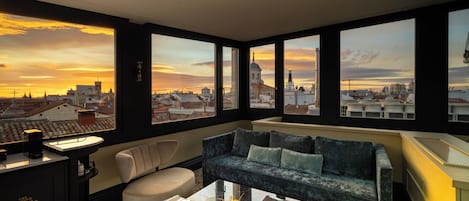 Signature Suite | Living area