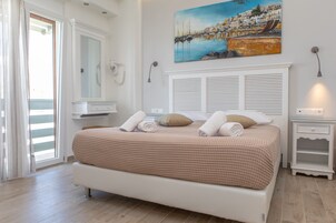 Comfort Studio, Sea View | In-room safe, soundproofing, iron/ironing board, free cribs/infant beds