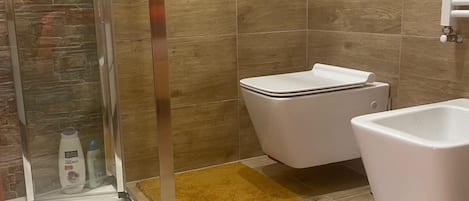 Deluxe Room,Private bathroom, (one room of the apartment )n 26 | Bathroom