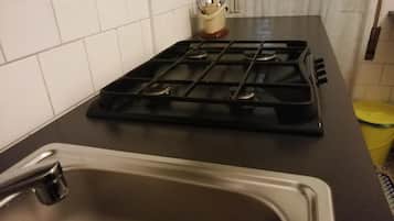 Full-size fridge, microwave, espresso maker, coffee/tea maker