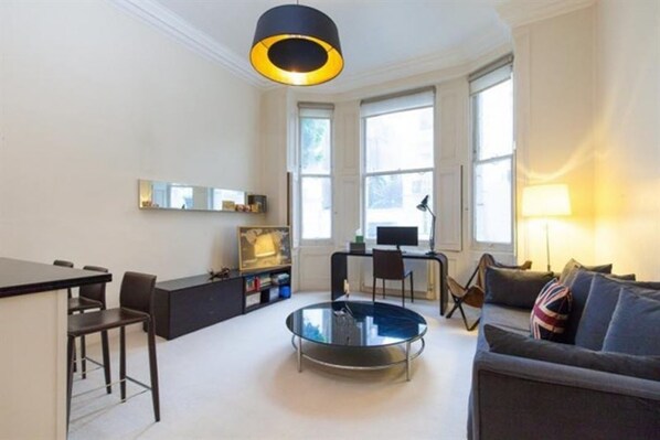 Apartment, 1 Schlafzimmer | Wohnzimmer | Fernseher