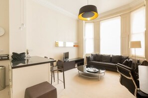 Apartment, 1 Bedroom | Living room