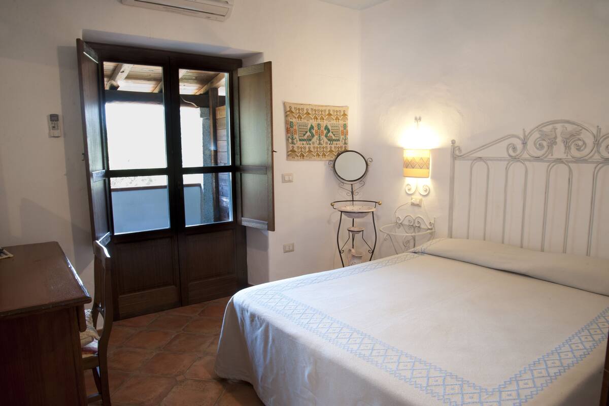 Chambre familiale, 2 chambres | Minibar, coffre-fort, système d’insonorisation, lit de bébé (supplément)