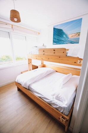 Dormitorio compartido básico ((Bed in 4-bed)) | Insonorización y wifi gratis 