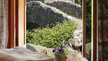 Luxury Cottage, 1 Bedroom, Mountain View, Mountainside | 1 bedroom, premium bedding, iron/ironing board, free WiFi