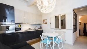 Căn hộ cơ bản, 2 phòng ngủ | Bếp riêng | Dụng cụ pha cà phê/trà, tủ lạnh, lò nướng, bếp nấu