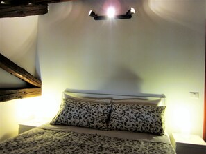 Family Suite | 1 bedroom, down comforters, memory foam beds, blackout drapes - Icalderai (Palermo)