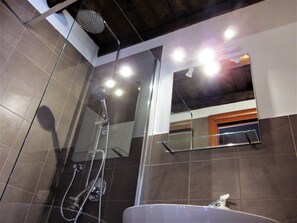 Shower, rainfall showerhead, hair dryer, bathrobes - Icalderai (Palermo)