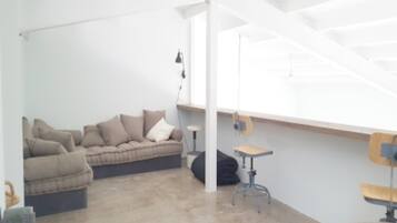 Family House, 3 Bedrooms, Sea View | Living room | TV