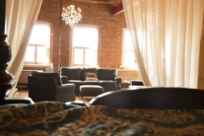 Classic Loft, 1 Bedroom, River View | Desk, iron/ironing board, free wired internet - The Botticelli Club - Classic (Detroit)