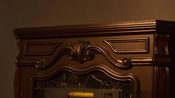 Contemporary Loft, 1 Bedroom, River View | Desk, iron/ironing board, free wired Internet