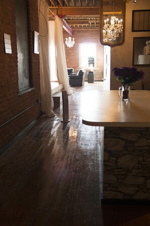 Classic Loft, 1 Bedroom, River View