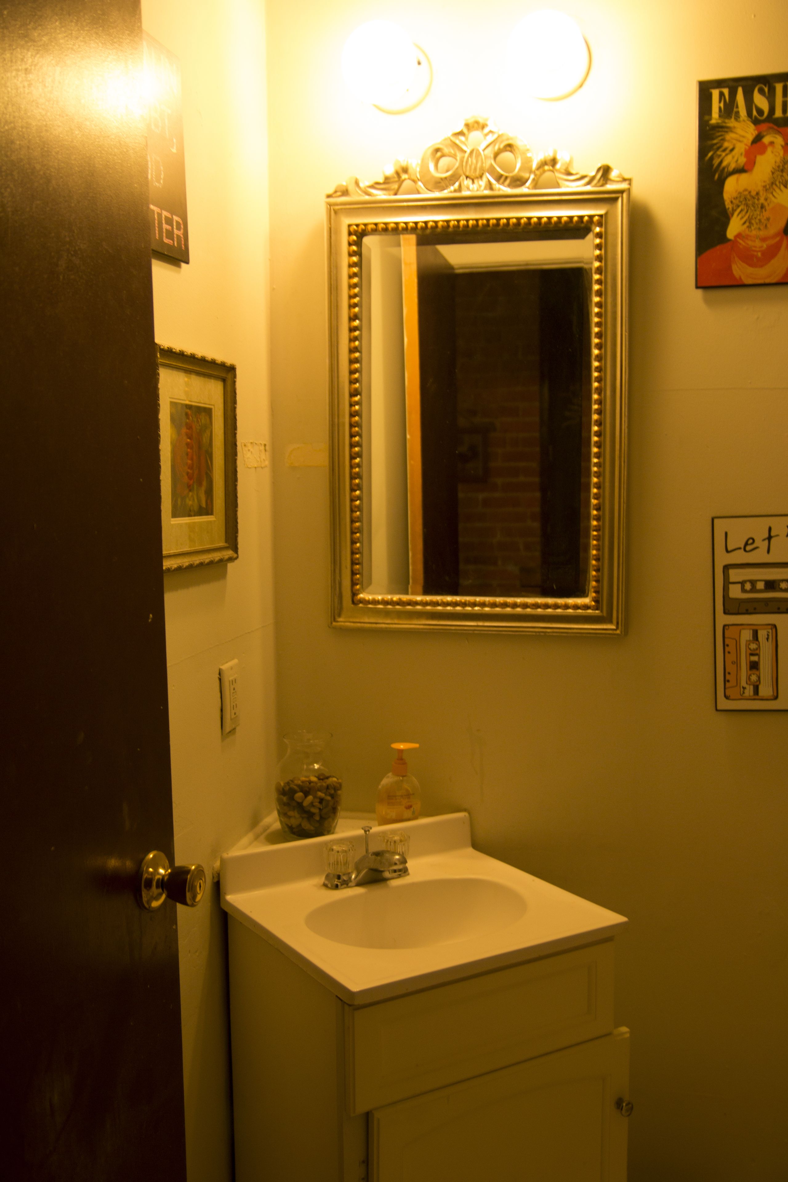 Classic Loft, 1 Bedroom, River View | Bathroom | Combined shower/tub, free toiletries, hair dryer, towels