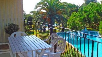 Family Apartment, 2 Bedrooms, Mountain View | Balcony