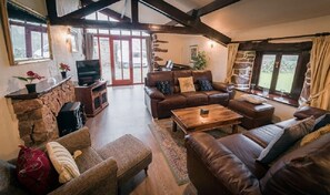 Luxury-Ferienhaus, 4 Schlafzimmer, barrierefrei, Bergblick | Wohnbereich