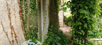 Gite De Pierre et de Lumière