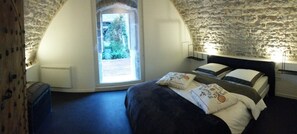 Apartment | 1 bedroom, desk, blackout curtains, free cots/infant beds - Gite De Pierre et de Lumière (Jouhe)