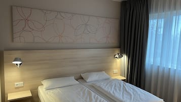 Soundproofing, free WiFi, bed sheets