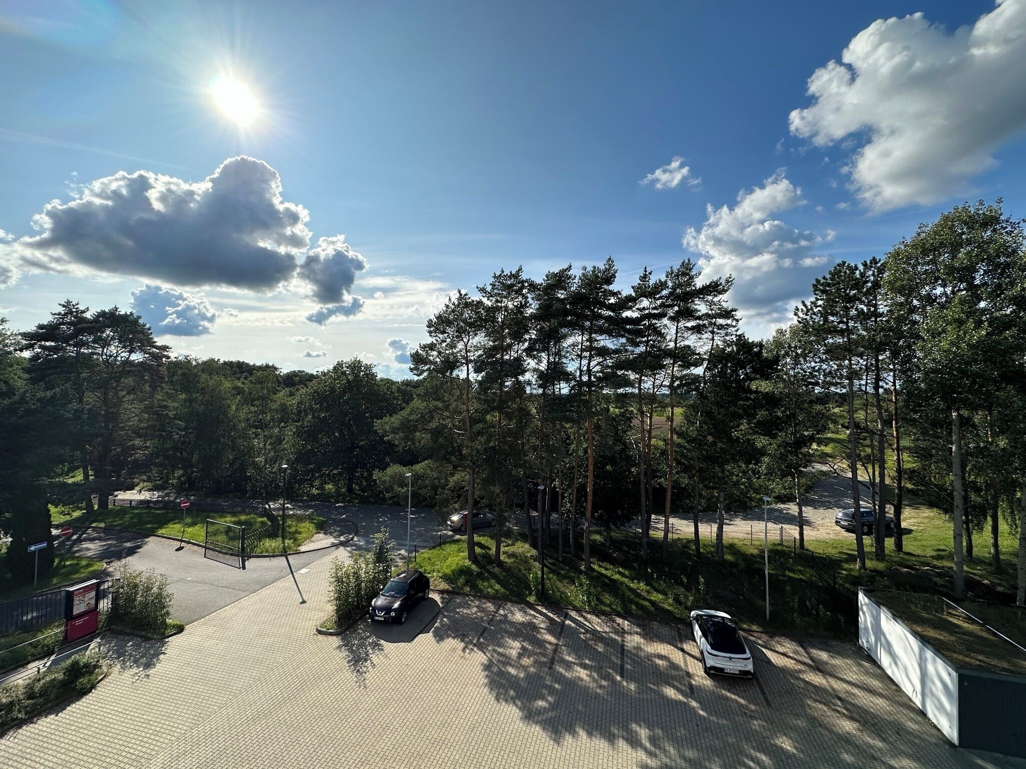 Bãi đậu xe tự phục vụ miễn phí 