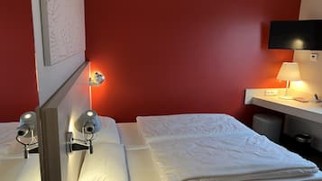 Standard-Vierbettzimmer | Schallisolierte Zimmer, kostenloses WLAN, Bettwäsche