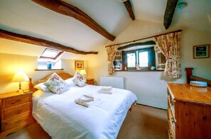 Luxury Cottage, 1 Bedroom, Mountain View, Mountainside | 1 bedroom, premium bedding, iron/ironing board, free cribs/infant beds - Wrynose Cottage (Holmrook)