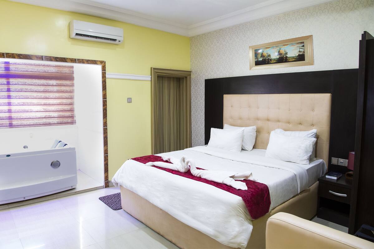 1 habitación, ropa de cama de alta calidad, minibar y escritorio