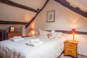 Luxury Cottage, 4 Bedrooms, Accessible, Mountain View | 1 bedroom, premium bedding, iron/ironing board, free cribs/infant beds - Scafell Cottage (Holmrook)