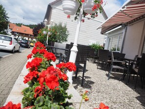 Frukost, lunch och middag serveras