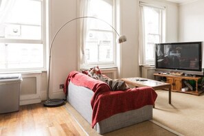 Apartment, 1 Bedroom | Living area