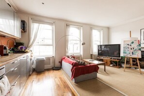 Apartment, 1 Bedroom | Living area | TV - Eson2 - The Kensington Gwendwr Road Lodge (London)