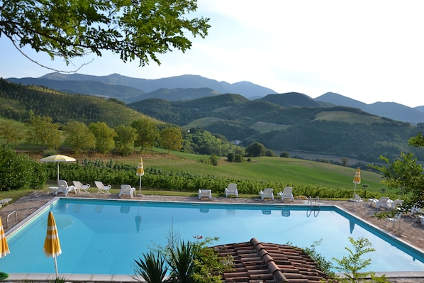 Seasonal outdoor pool - Agriturismo Ca' le Suore (Cagli)