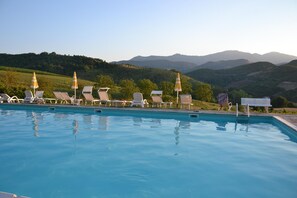 Piscina stagionale all'aperto