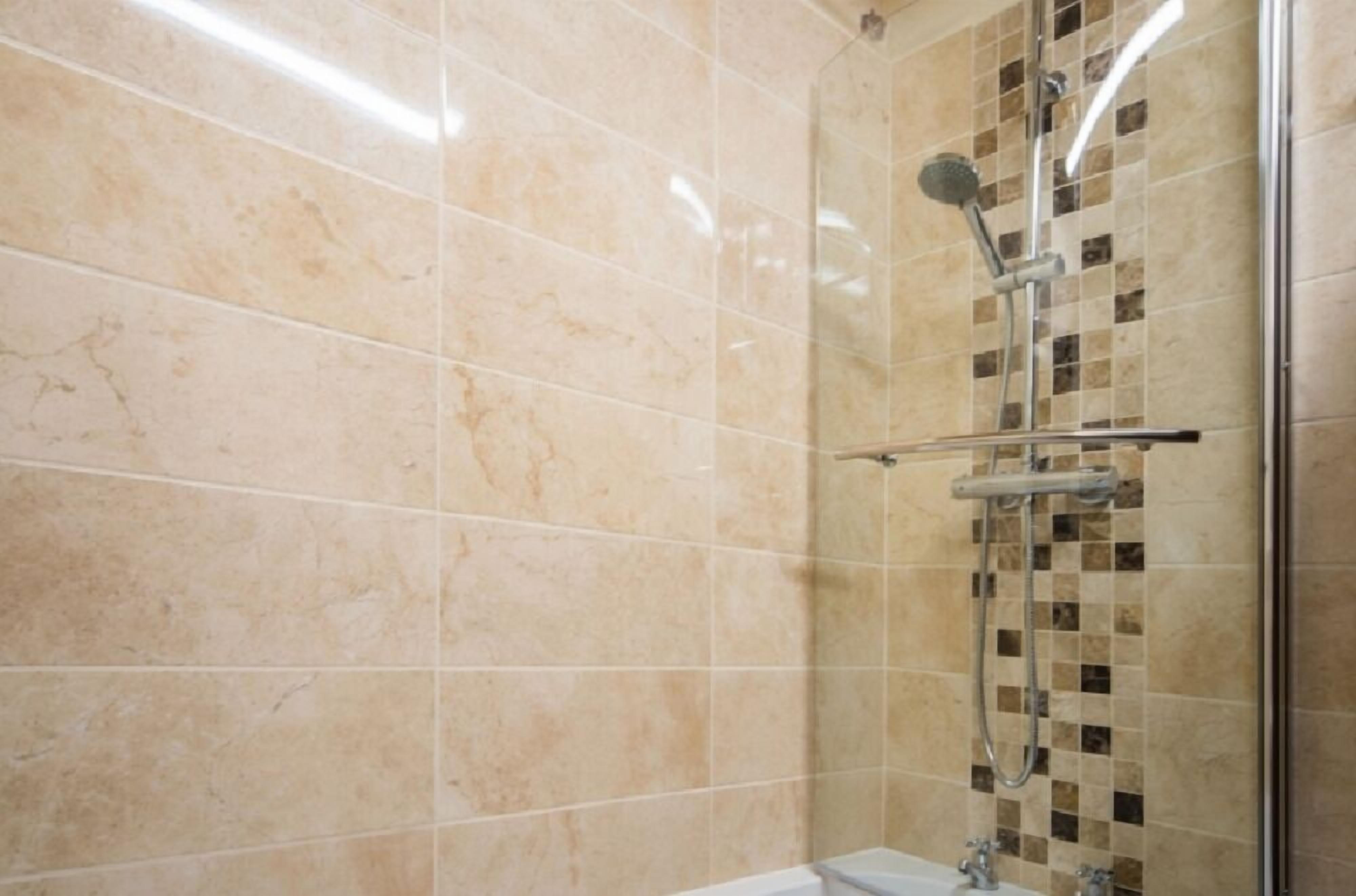 Casa de campo superluxo, 1 quarto, vista para a montanha, ao lado da montanha | Banheiro | Chuveiro/banheira combinados, produtos de toalete grátis