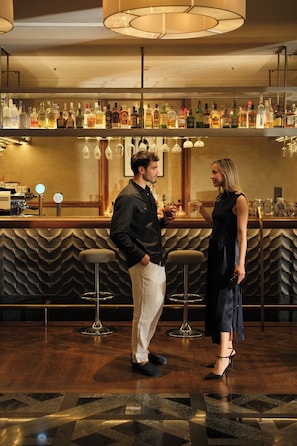 Cocktail bar