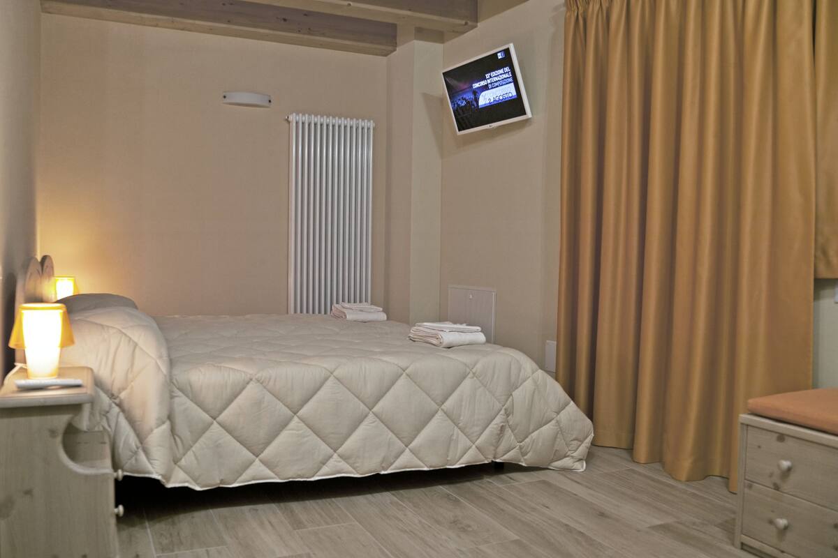 Twin Room, 2 Single Beds | Soundproofing, free WiFi