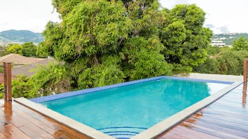 Kolam renang terbuka