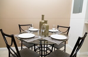 In-room dining - Executive Suites at The Bromptons (Kingston)