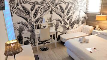 Chambre Double Standard, non-fumeurs | 1 chambre, coffres-forts dans les chambres, bureau, rideaux occultants