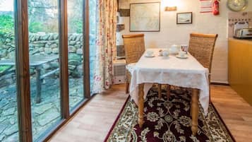 Luxe huis, 1 slaapkamer, toegankelijk voor mindervaliden, uitzicht op bergen | Dineren op de kamer