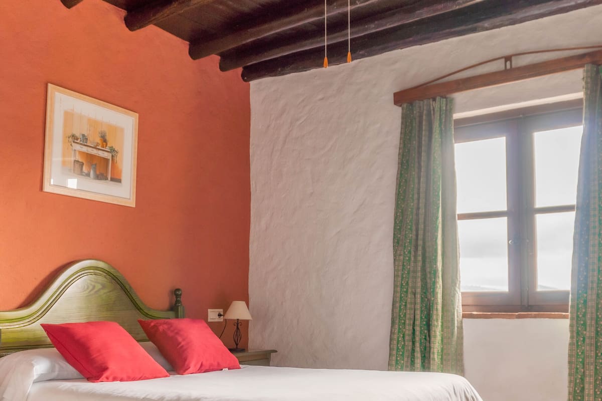 Tweepersoonskamer | Babybedden, extra bedden, gratis wifi, beddengoed