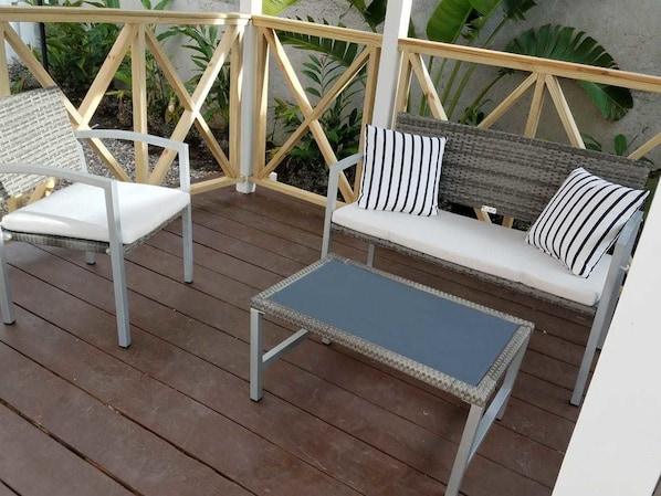 Terrace/patio - The Discovery Bay Lux Apartment (Runaway Bay)
