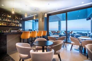 3 bars, bar à tapas
